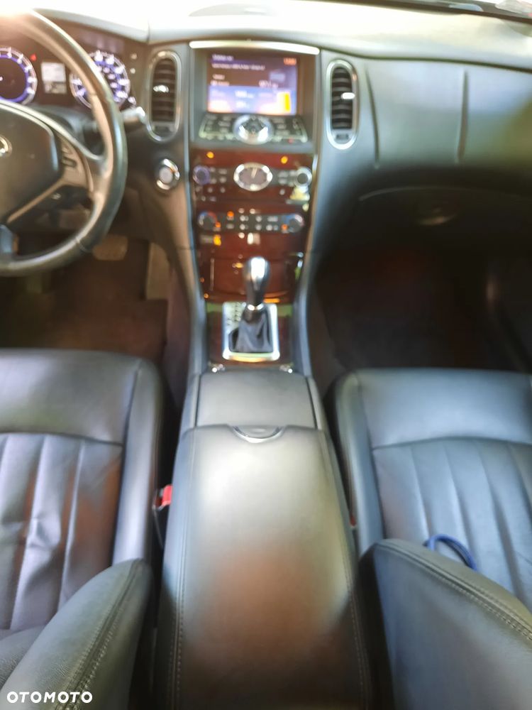 Infiniti EX - 16