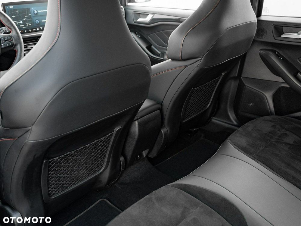 Ford Focus 2.3 EcoBoost ST X - 27