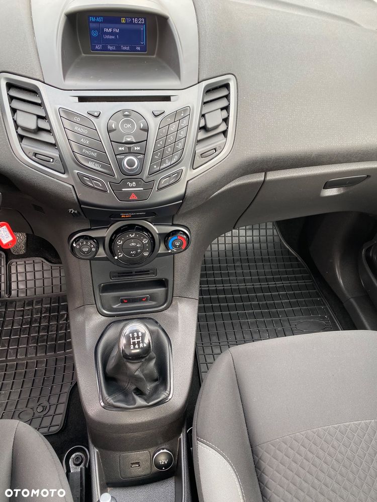 Ford Fiesta 1.25 Platinium X - 17
