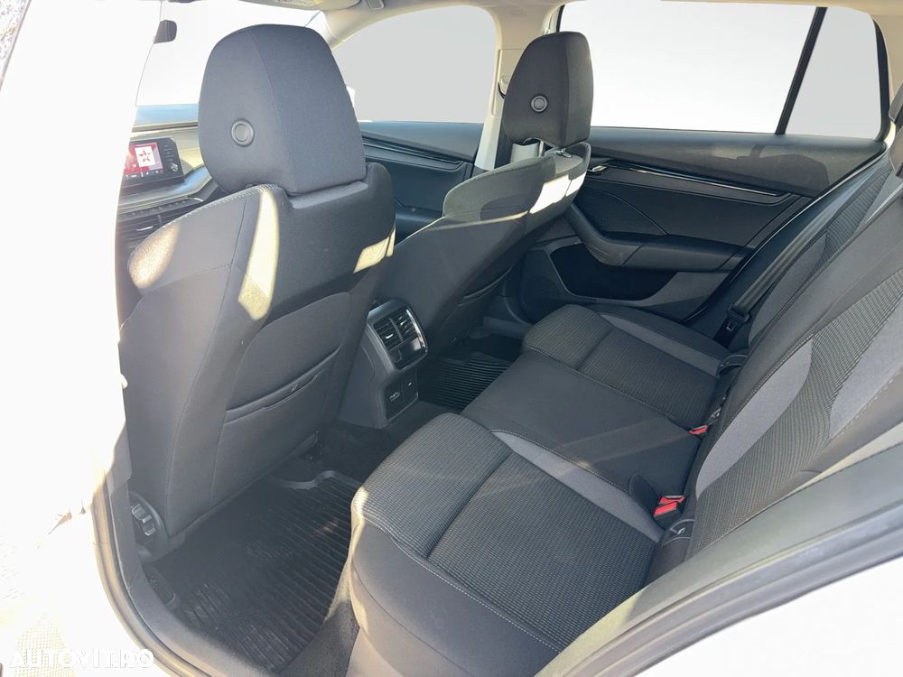 Skoda Octavia 2.0 TDI DSG Ambition - 14