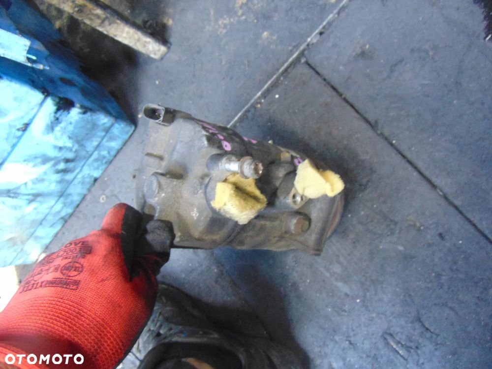 Sprężarka klimatyzacji Golf 5 octavia 2 1,9 TDI - 3