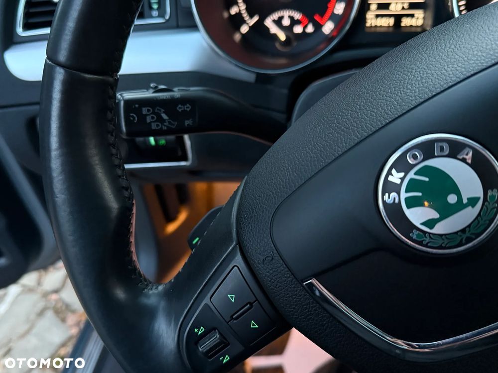 Skoda Superb 2.0 TDI 4x4 DSG Exclusive - 28