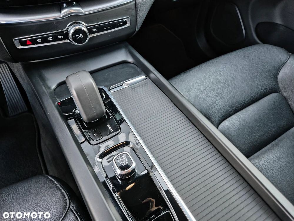 Volvo XC 60 B4 D Momentum Pro - 30