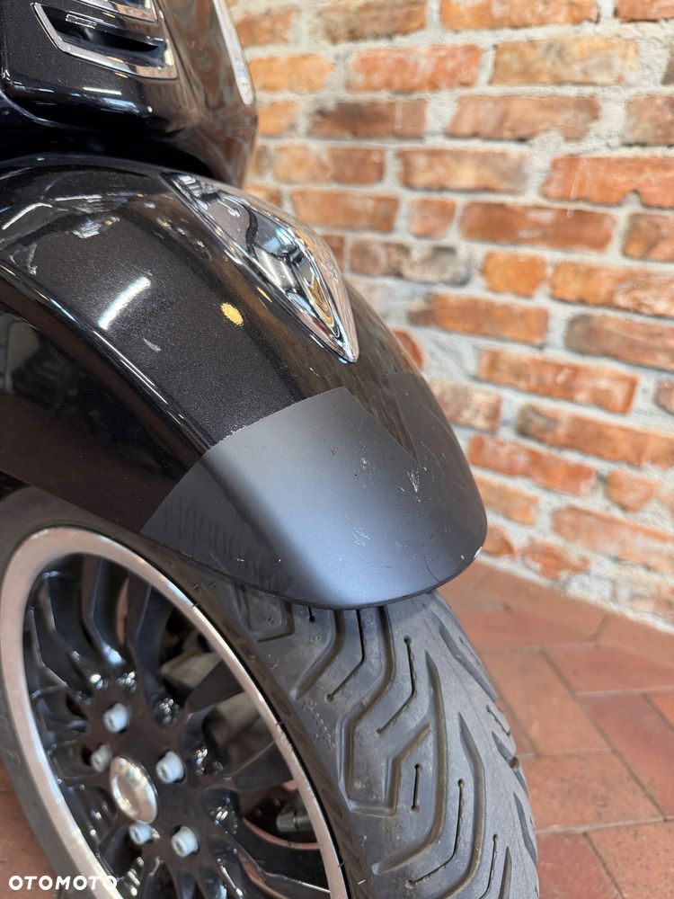 Piaggio Vespa - 10