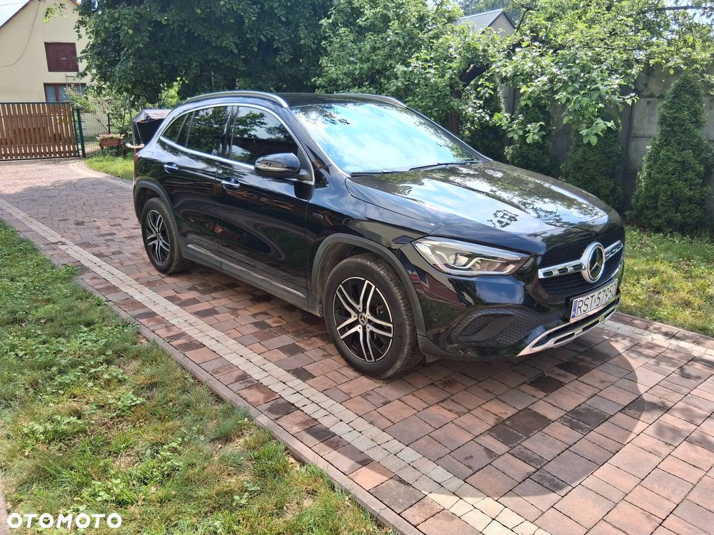 Mercedes-Benz GLA - 4