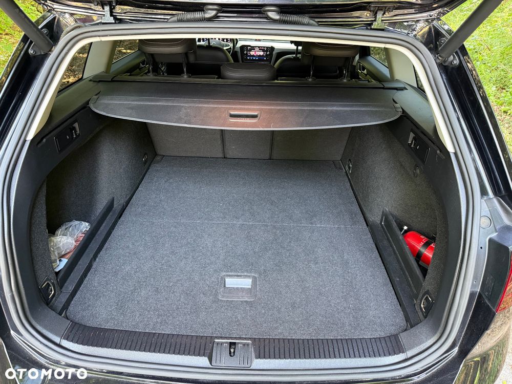 Volkswagen Passat - 15