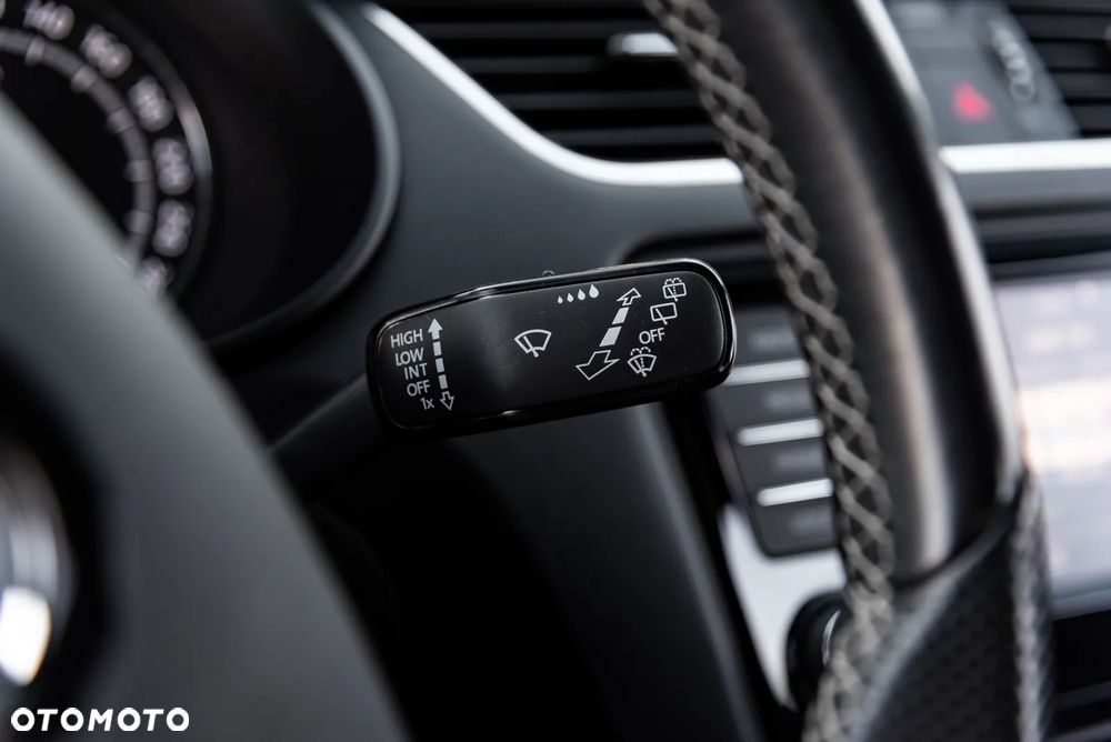 Skoda Octavia 2.0 TDI 4x4 DSG RS - 32