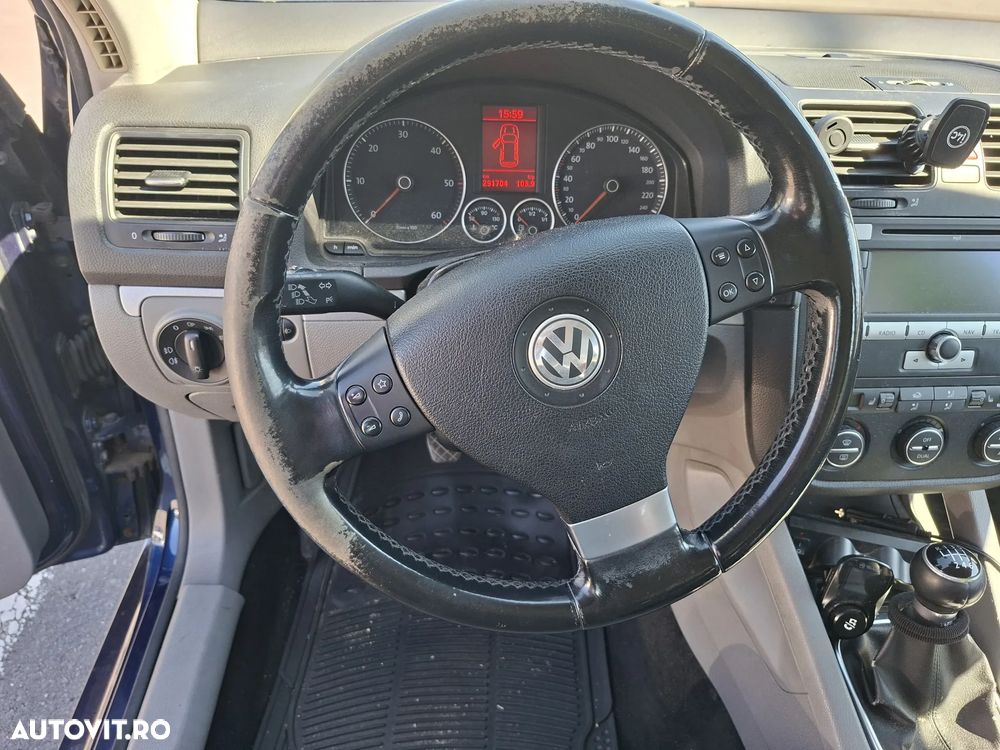 Volkswagen Golf - 4