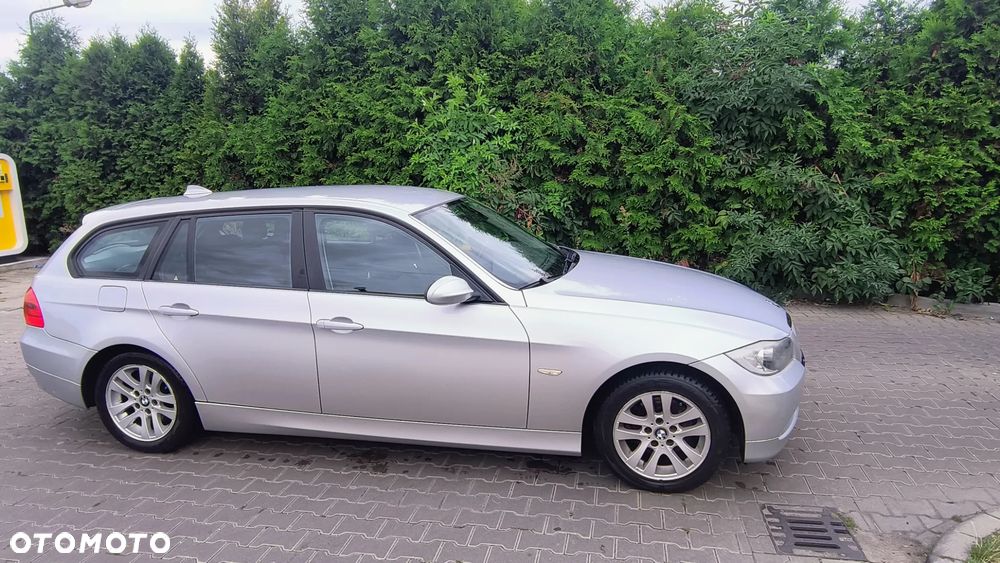 BMW Seria 3 318i - 2