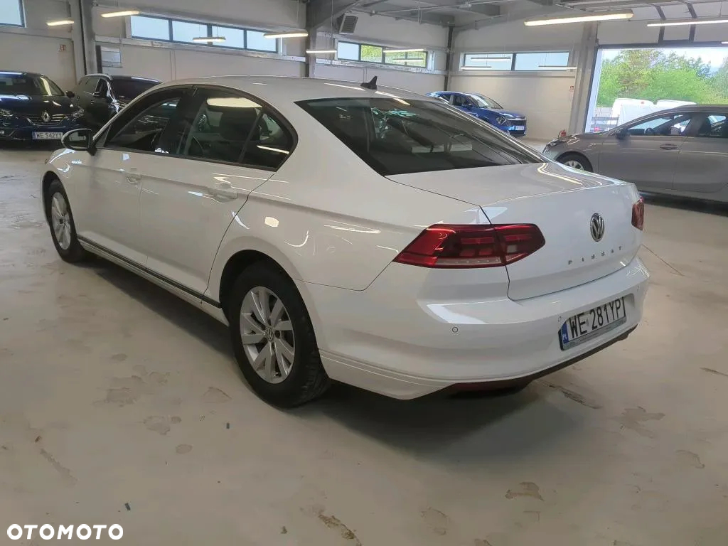 Volkswagen Passat 2.0 TDI EVO Essence DSG - 3
