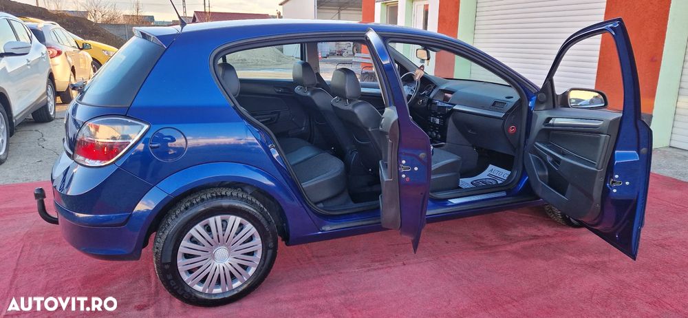 Opel Astra 1.6 Essentia - 26