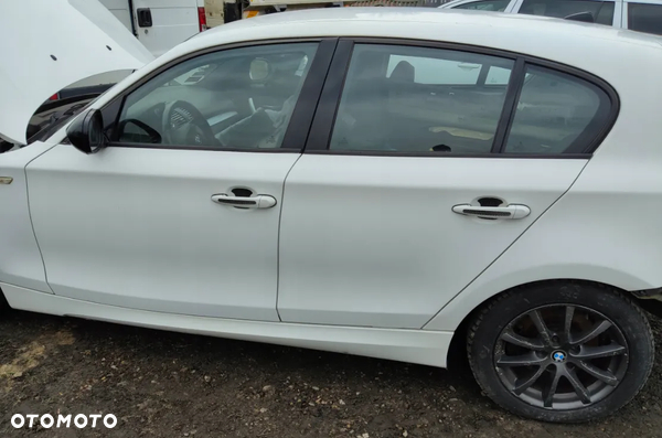 BMW 1 e87 DRZWI PRAWE LEWE PRZÓD PRZEDNIE ALPINWEISS III 300