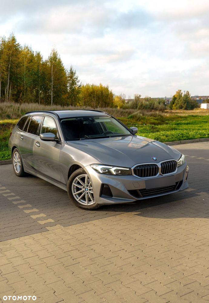 BMW Seria 3 318d MHEV - 13