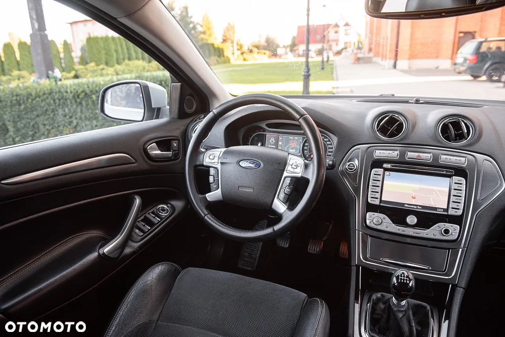 Ford Mondeo 2.5 Black Magic - 24