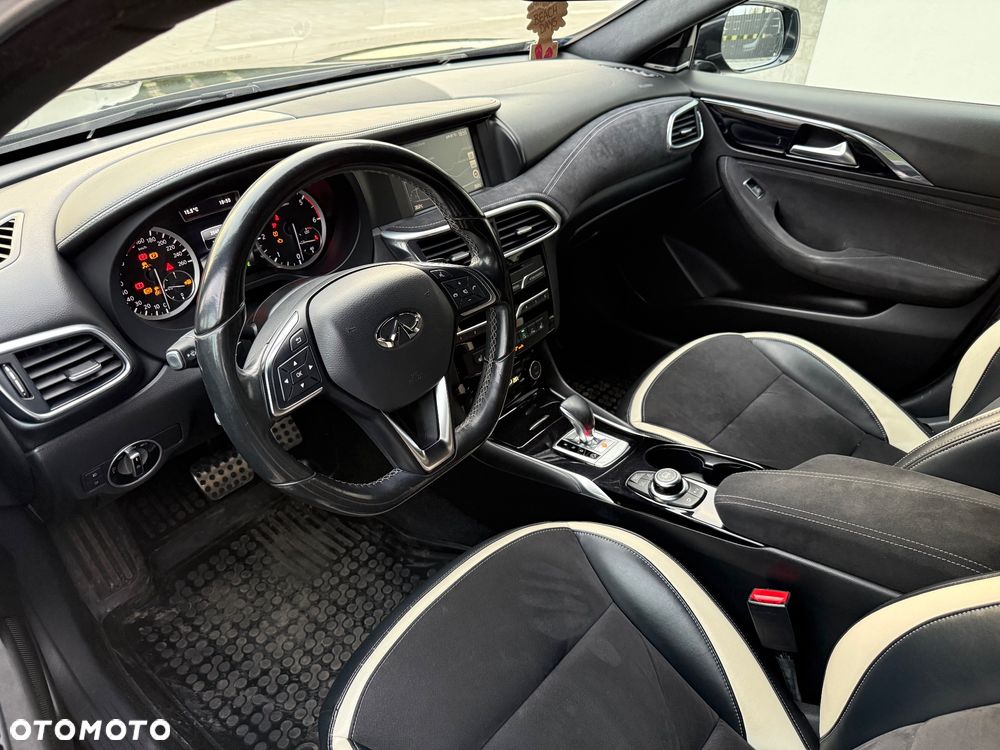 Infiniti Q30 2.2d Sport AWD 7DCT - 18