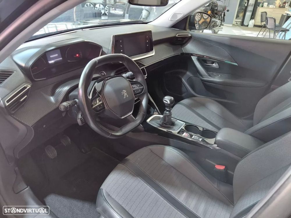 Peugeot 2008 1.2 PureTech Allure Pack — fotografia 9