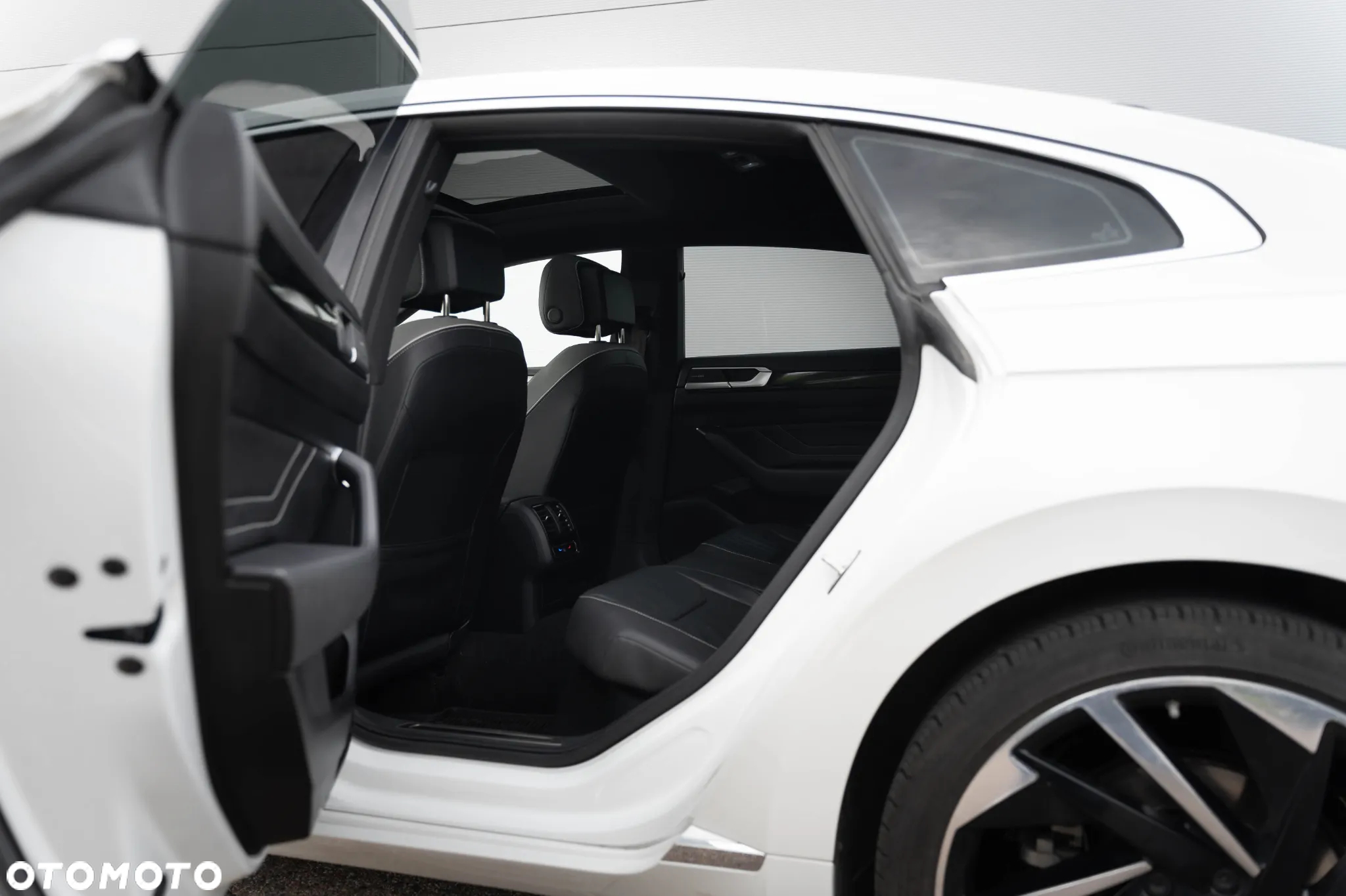 Volkswagen Arteon 2.0 TSI 4Motion R DSG - 16