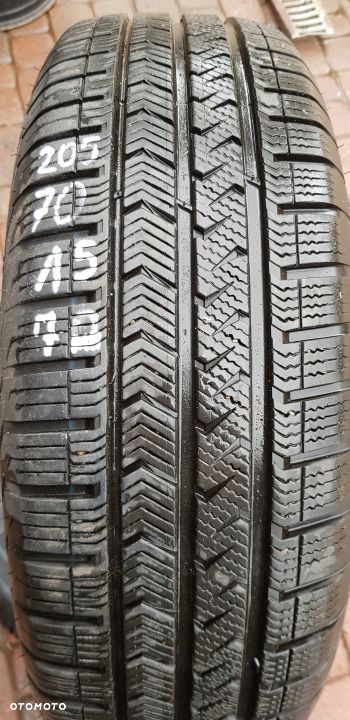Opona Vredestein Quatrac 5 205/70 15 - 2