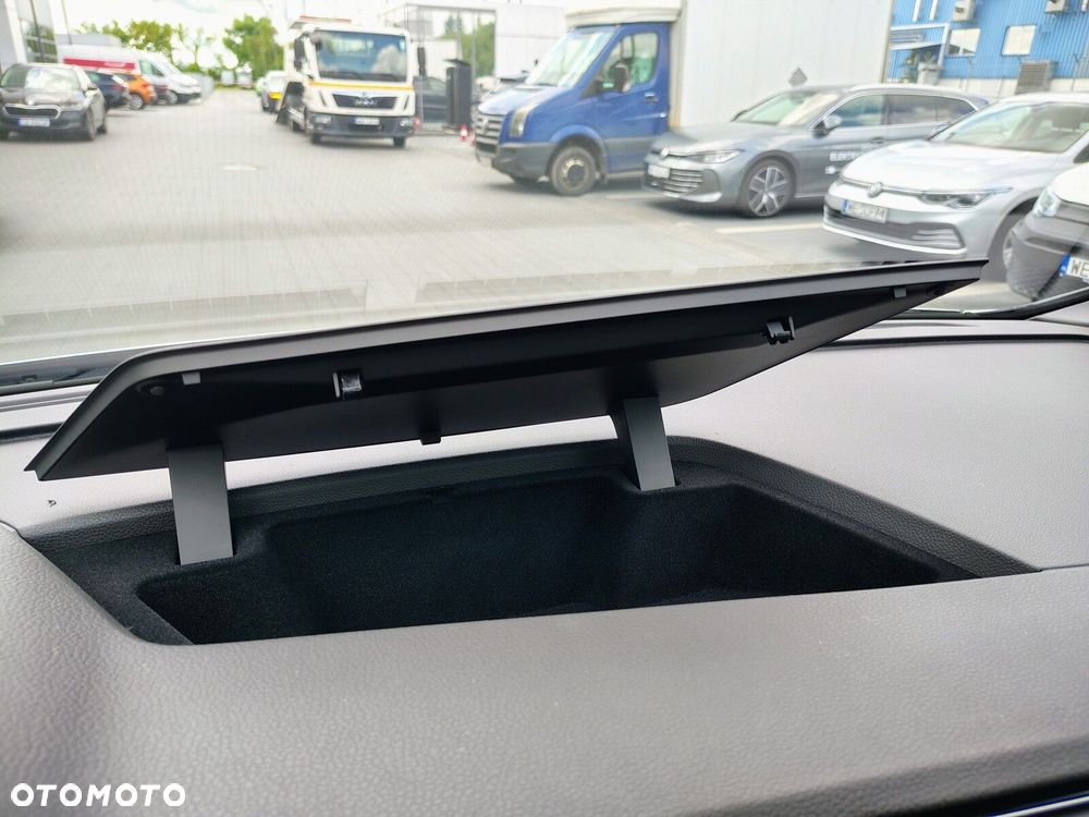 Volkswagen Touran - 26