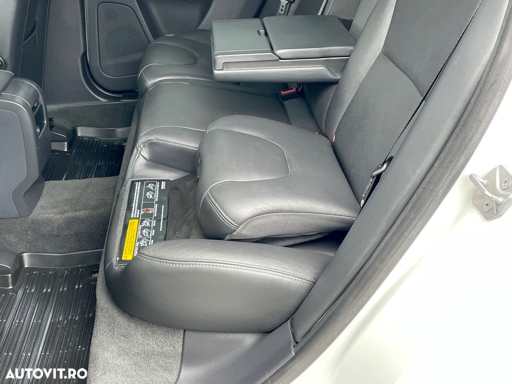 Volvo XC 60 D5 AWD Aut. Momentum - 10