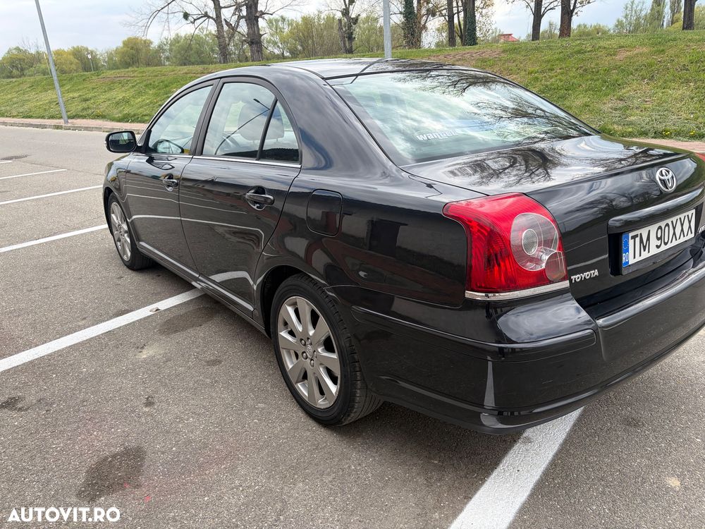 Toyota Avensis 2.0 Sedan Executive - 4