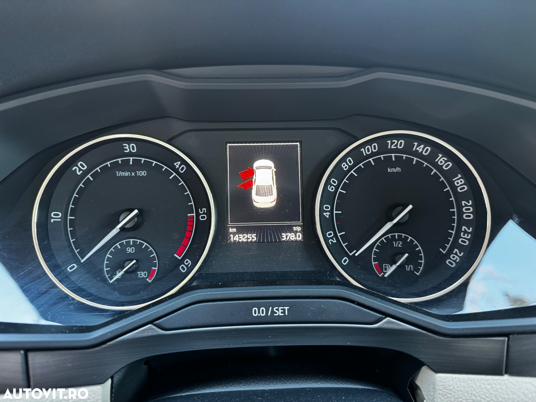 Skoda Superb 2.0 TDI DSG Ambition - 14