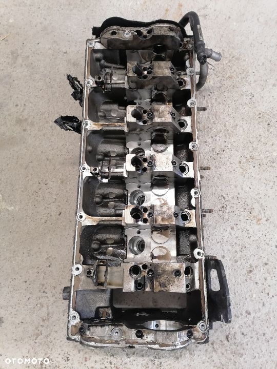 Głowica Silnika 2.5 5.0tdi Prawa VW T5 Crafter Multivan Touareg Phaeton - 1