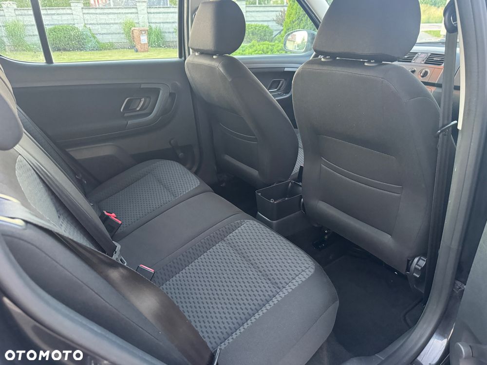 Skoda Fabia 1.2 HTP Ambiente - 12