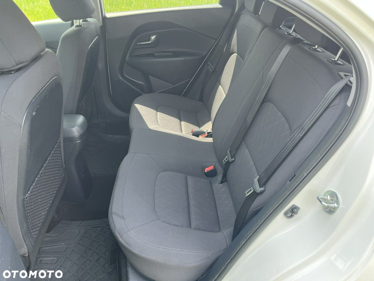 Kia Rio - 8