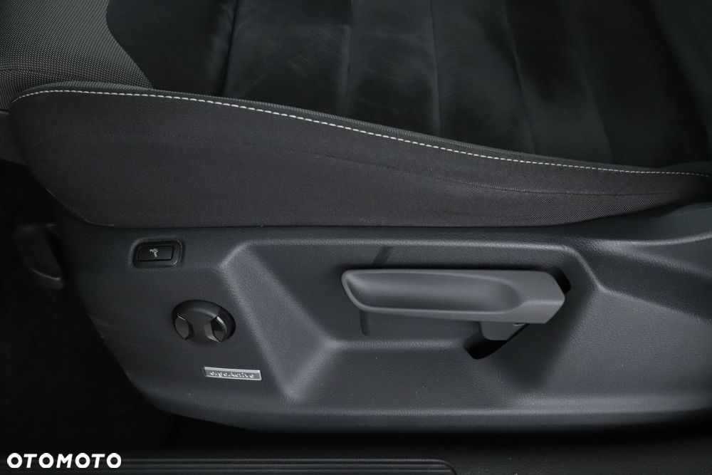 Volkswagen Golf - 20