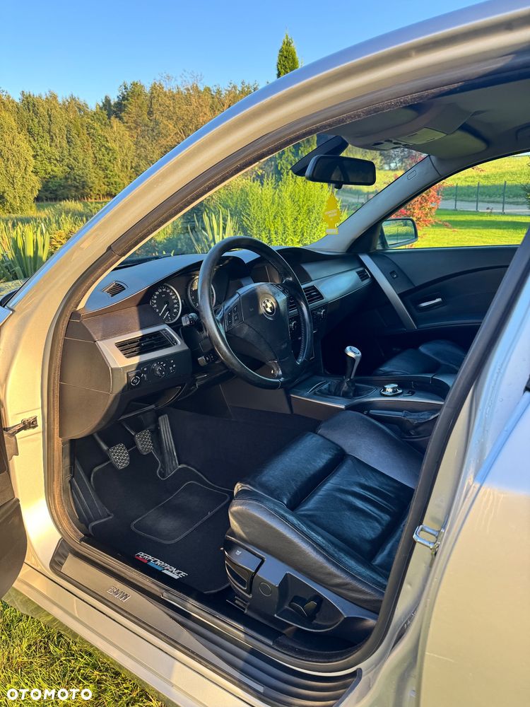 BMW Seria 5 520i - 9