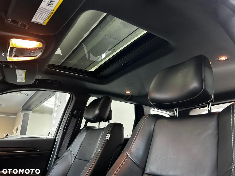 Jeep Grand Cherokee - 16