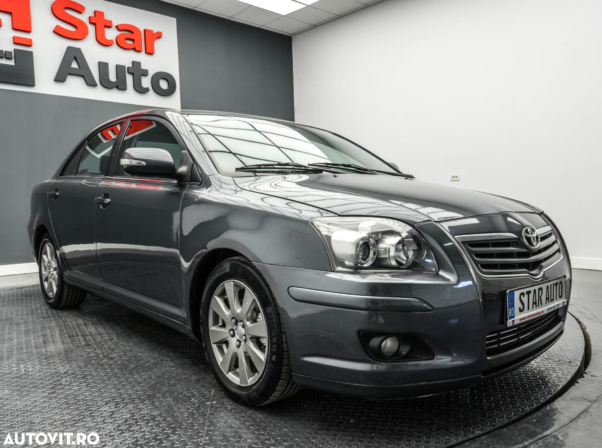 Toyota Avensis 1.8 Sedan Terra - 3