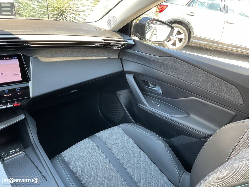 Peugeot 408 1.2 PureTech Allure EAT8 - 37