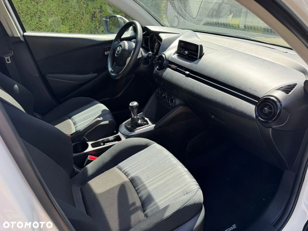 Mazda 2 - 15