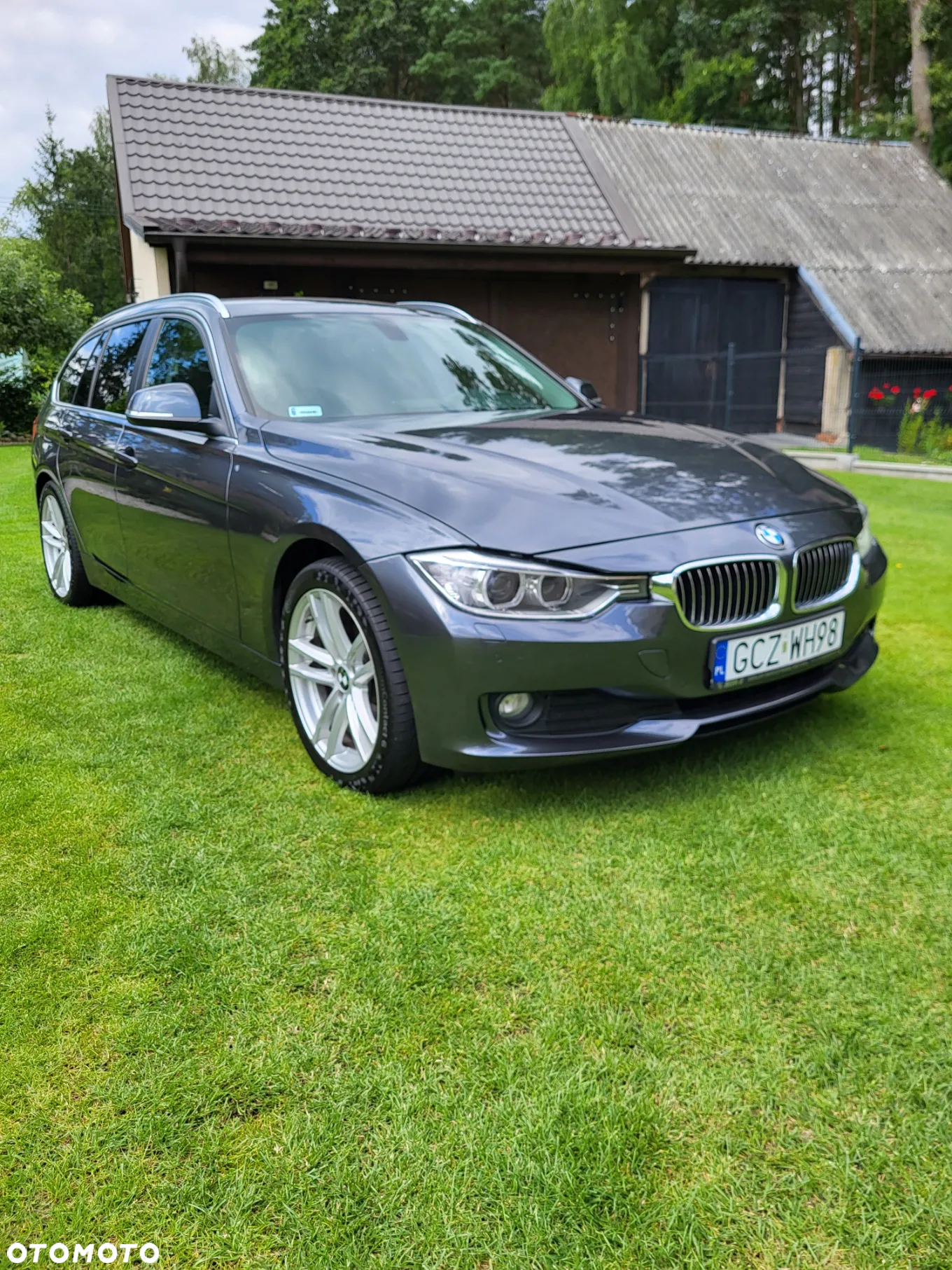 BMW Seria 3 318d Touring - 13