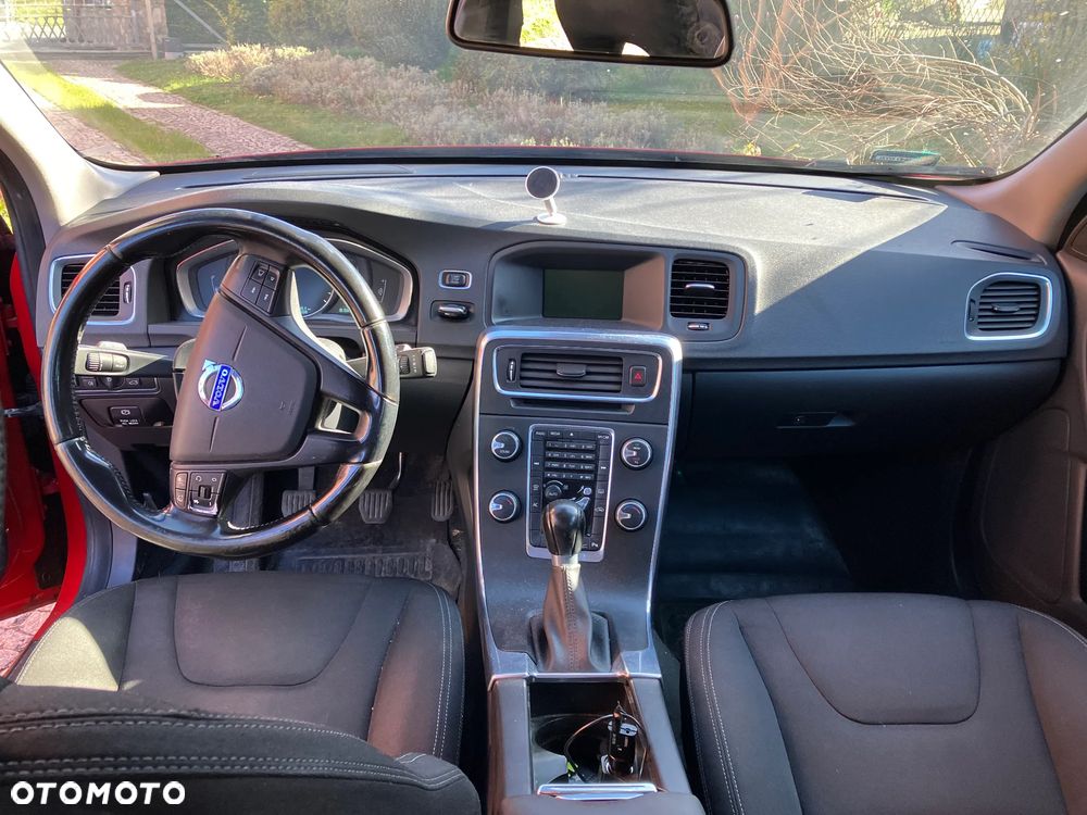 Volvo S60 T3 Momentum - 5