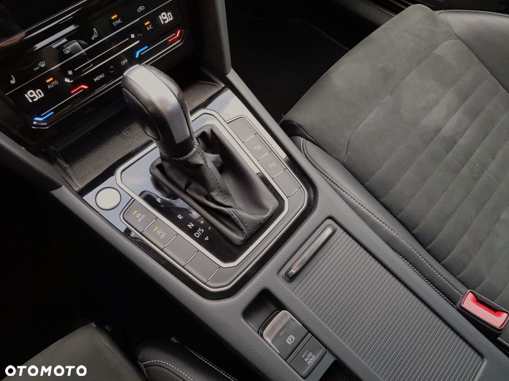 Volkswagen Passat - 29