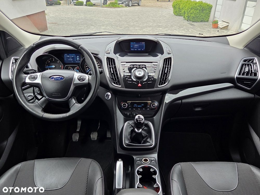Ford Kuga 2.0 TDCi 2x4 Titanium - 12