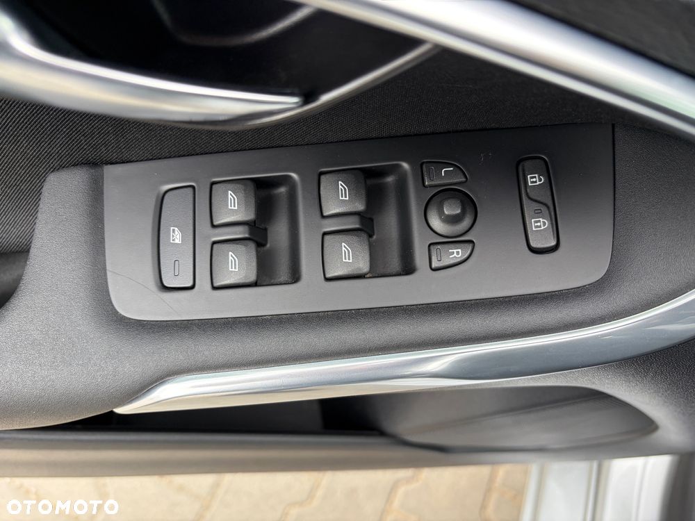 Volvo V40 T3 Kinetic - 14