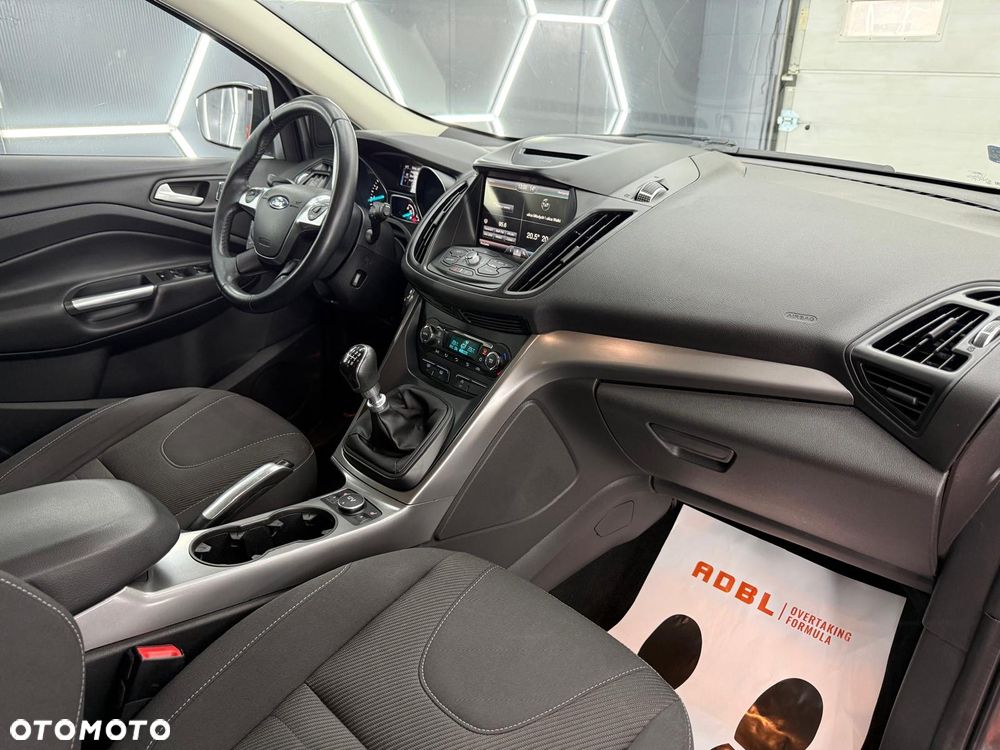 Ford Kuga 1.5 EcoBoost 2x4 Titanium - 30