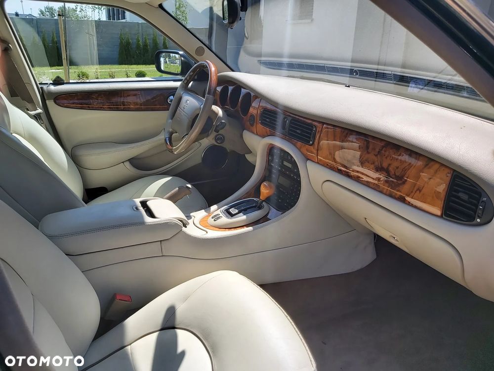 Jaguar Daimler S8 - 16