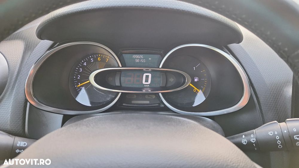 Renault Clio - 7