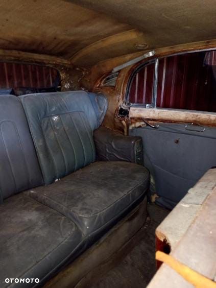 Rolls-Royce Wraith - 11