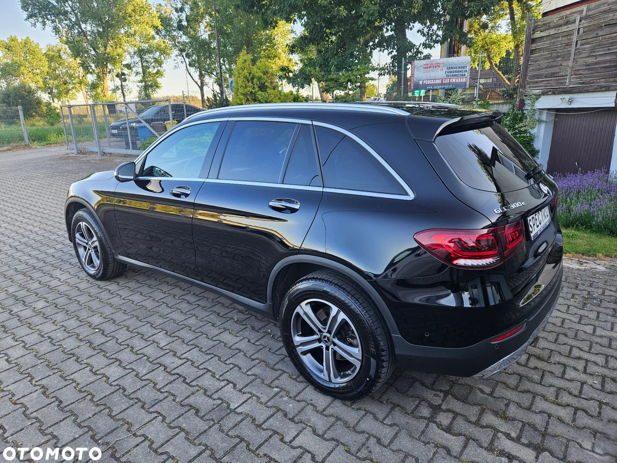 Mercedes-Benz GLC 300 e 4-Matic - 8