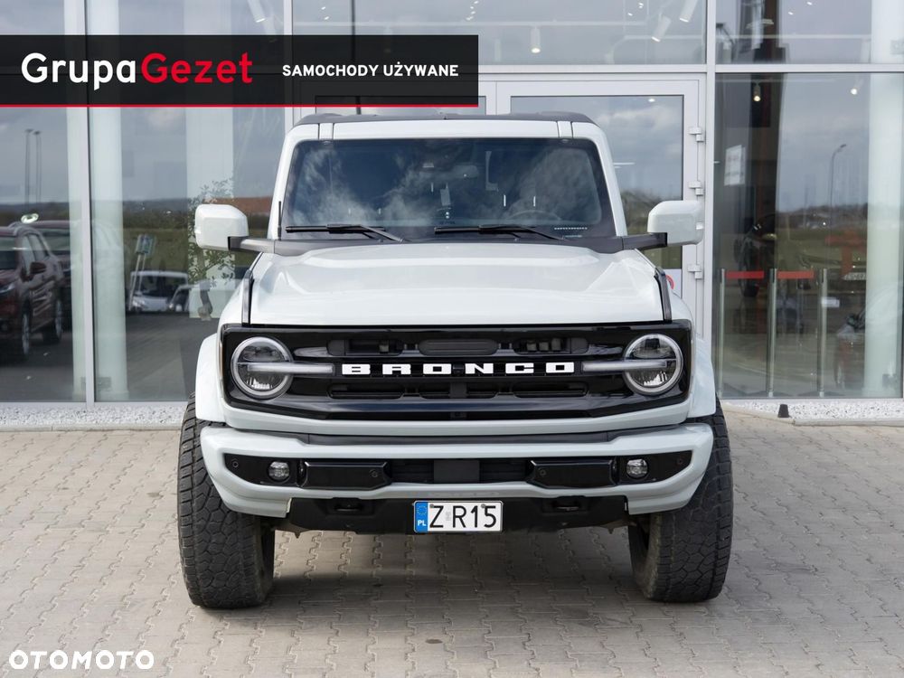 Ford Bronco - 5