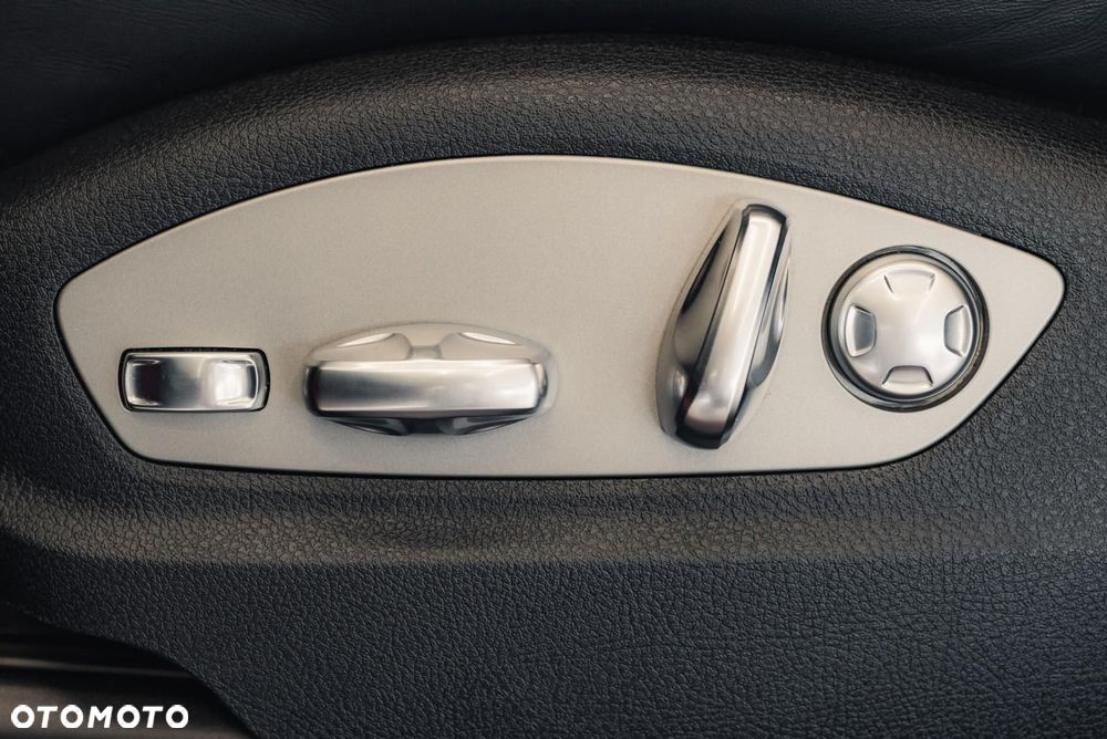 Porsche Macan Standard - 30