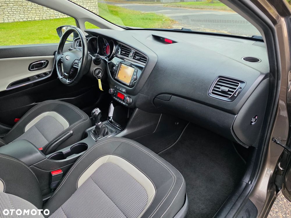 Kia Ceed - 24