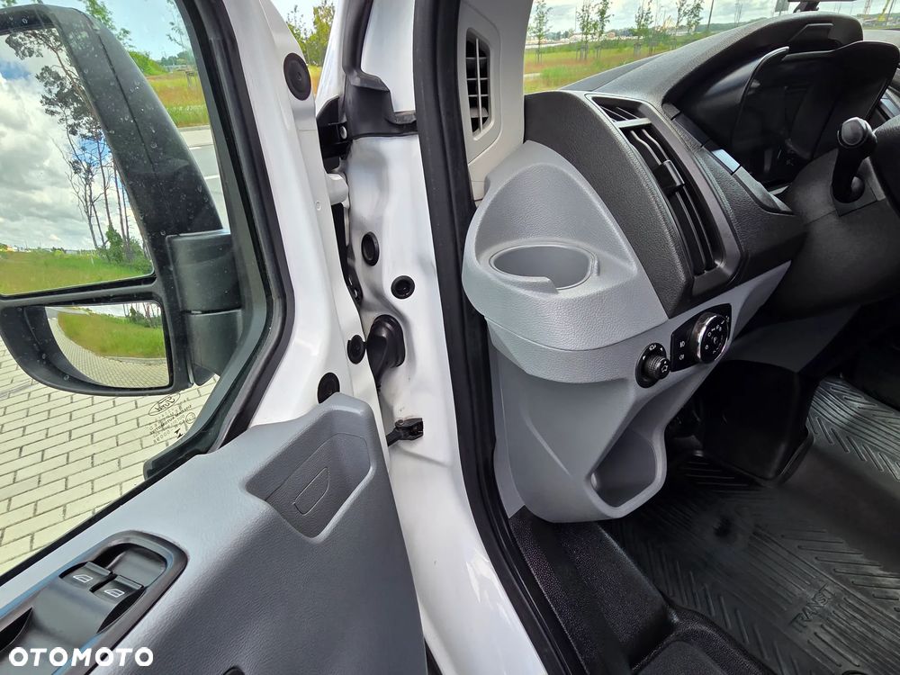Ford transit - 21