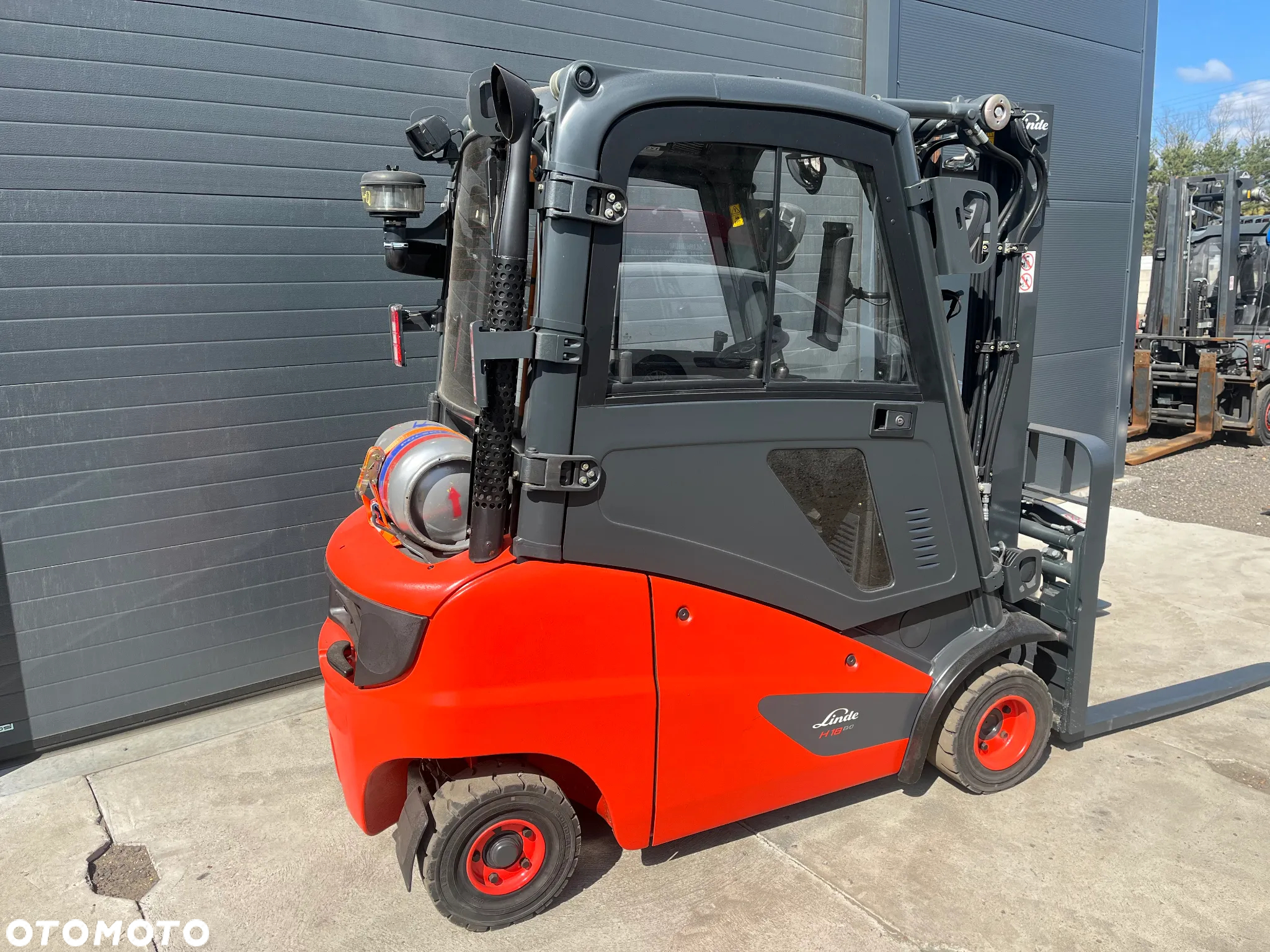 Linde H18T 391 Gaz LPG TRIPLEX Pełna kabina WAGA Pozycjoner Przesuw Oświetlenie drogowe - 5